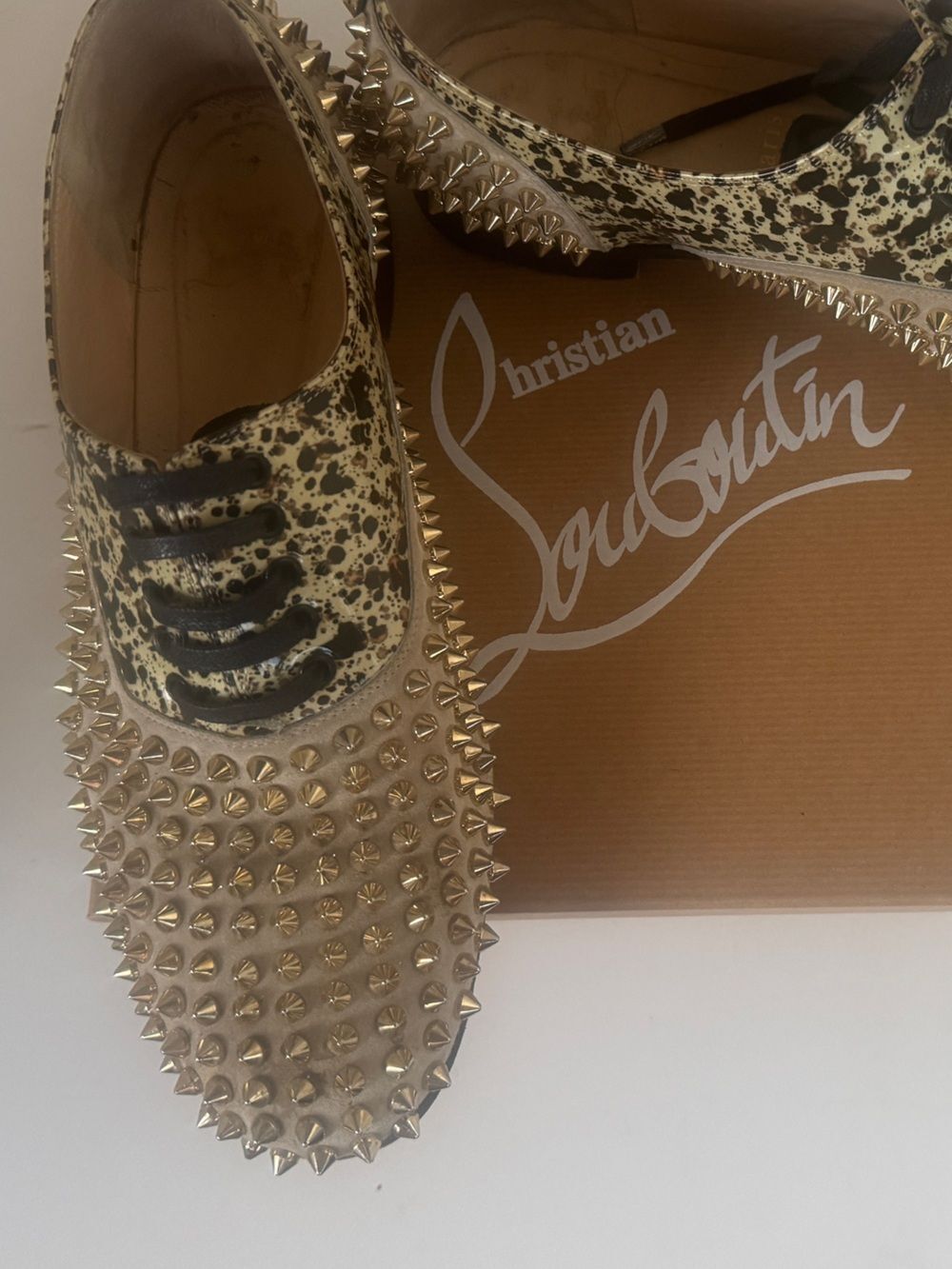 CHRISTIAN LOUBOUTIN • Freddy Gold Spike • Leather Lace-Up Flats • Women’s 40.5 - Picture 7 of 11